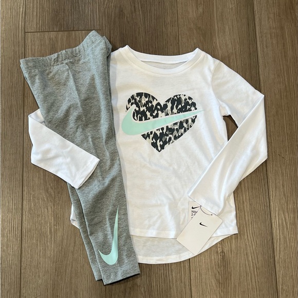 Nike Girls NWT Shirt & Leggings Set, sizes 4 & 5 - Picture 1 of 1